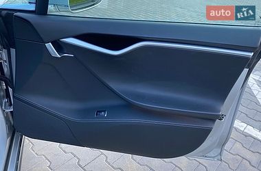 Ліфтбек Tesla Model S 2015 в Києві