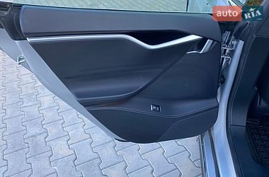 Ліфтбек Tesla Model S 2015 в Києві