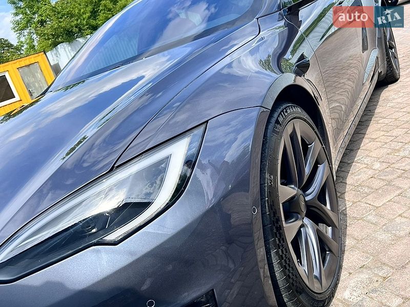 Tesla Model S 2022
