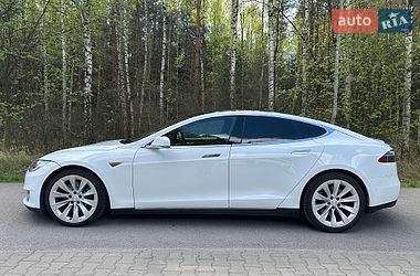 Ліфтбек Tesla Model S 2015 в Києві