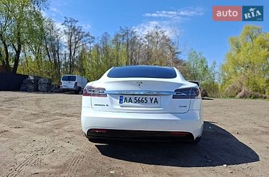 Ліфтбек Tesla Model S 2017 в Києві