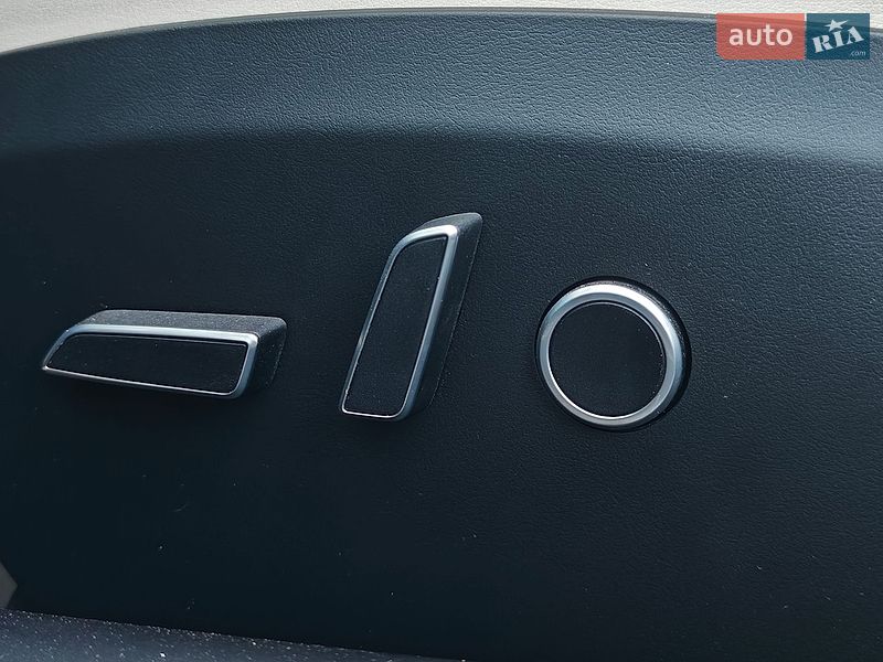 Лифтбек Tesla Model S 2021 в Львове