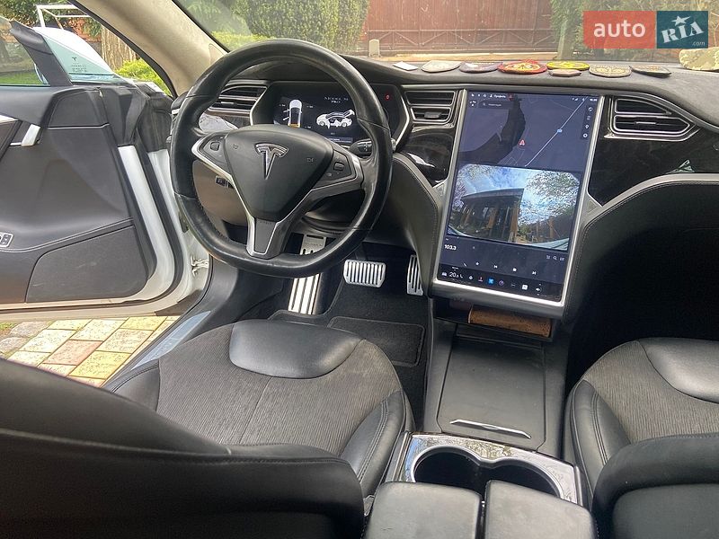 Ліфтбек Tesla Model S 2016 в Миколаєві
