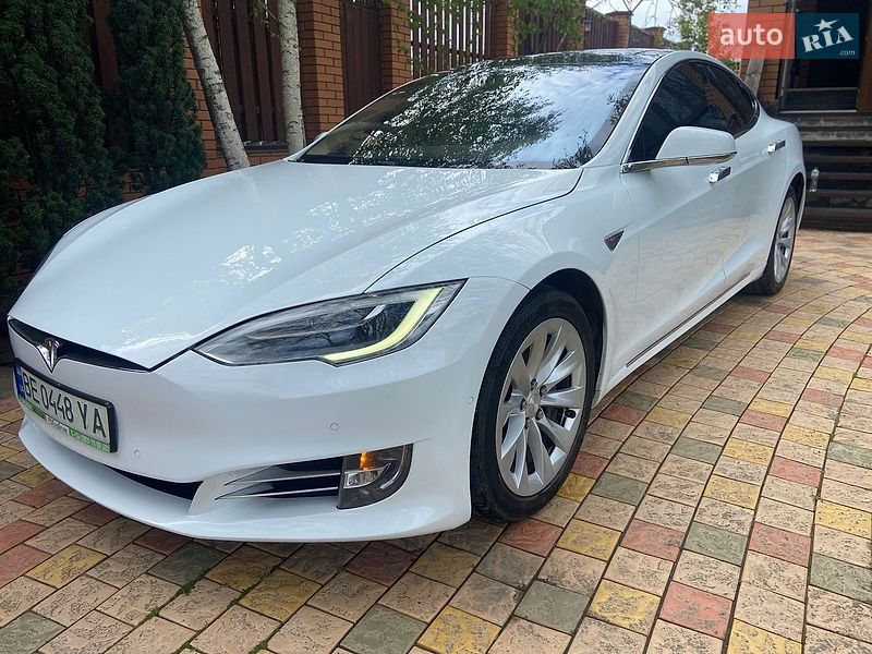 Ліфтбек Tesla Model S 2016 в Миколаєві