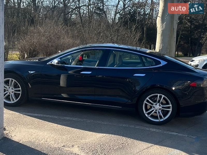 Лифтбек Tesla Model S 2013 в Одессе