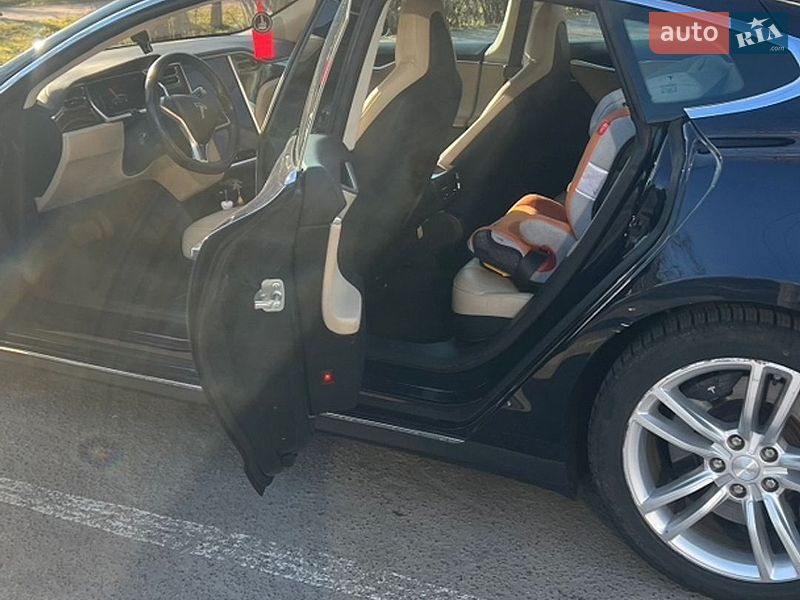 Лифтбек Tesla Model S 2013 в Одессе