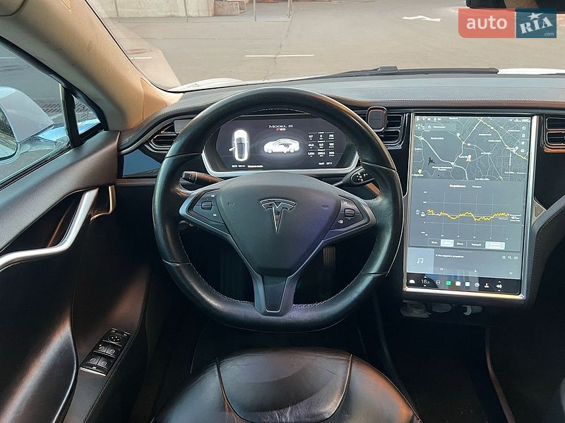Ліфтбек Tesla Model S 2013 в Вишневому