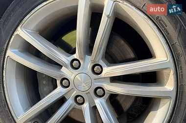 Лифтбек Tesla Model S 2014 в Валках