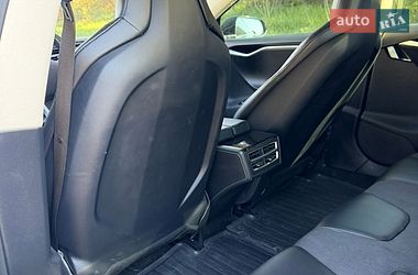 Лифтбек Tesla Model S 2014 в Валках