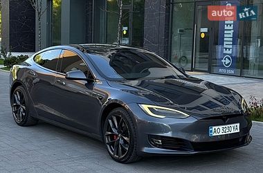 Лифтбек Tesla Model S 2019 в Тячеве