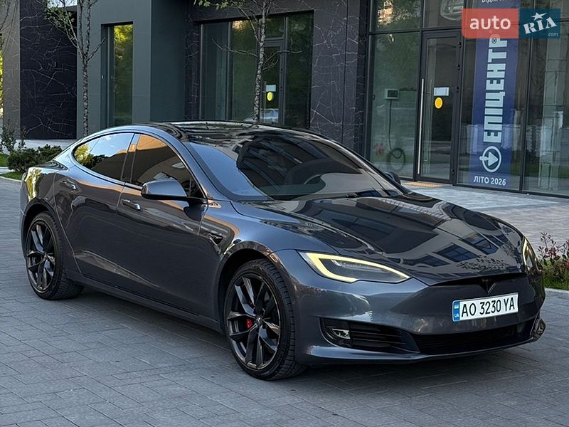 Tesla Model S 2019