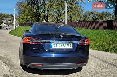 Ліфтбек Tesla Model S 2013 в Чернівцях