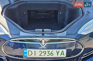Ліфтбек Tesla Model S 2013 в Чернівцях