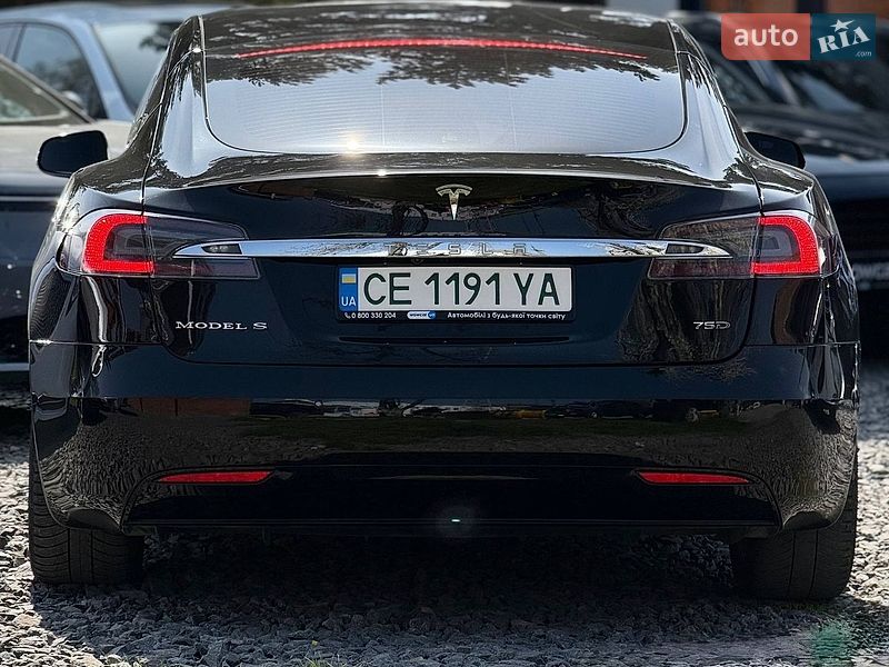 Ліфтбек Tesla Model S 2018 в Чернівцях