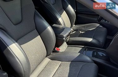 Ліфтбек Tesla Model S 2018 в Чернівцях