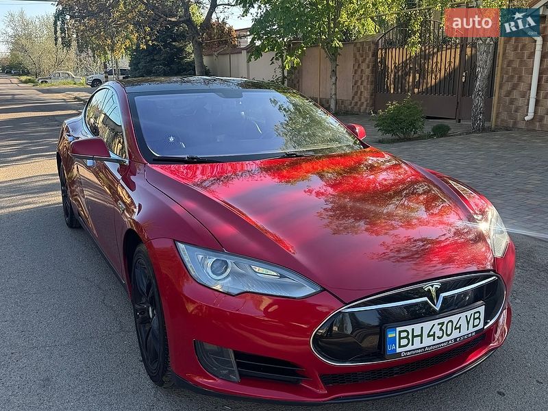Tesla Model S 2013