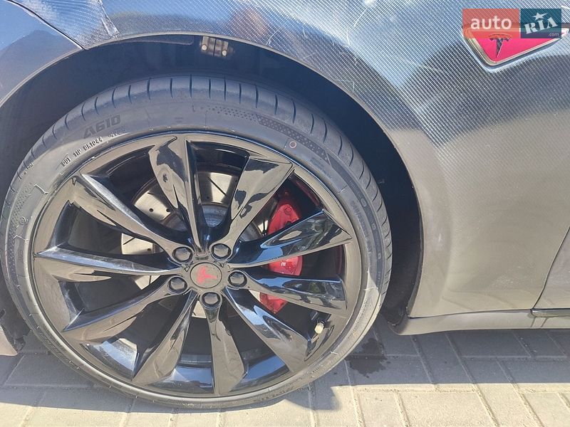 Лифтбек Tesla Model S 2014 в Черкассах