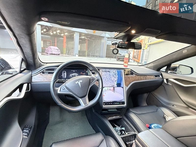 Лифтбек Tesla Model S 2017 в Одессе