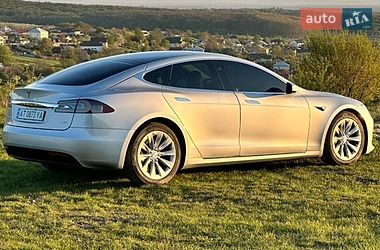 Лифтбек Tesla Model S 2016 в Ивано-Франковске