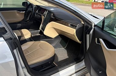 Ліфтбек Tesla Model S 2013 в Києві