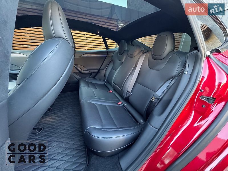 Ліфтбек Tesla Model S 2024 в Одесі