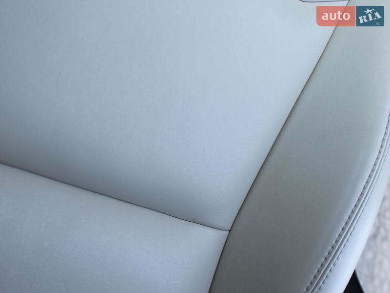 Лифтбек Tesla Model S 2020 в Ужгороде