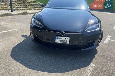 Лифтбек Tesla Model S 2016 в Киеве