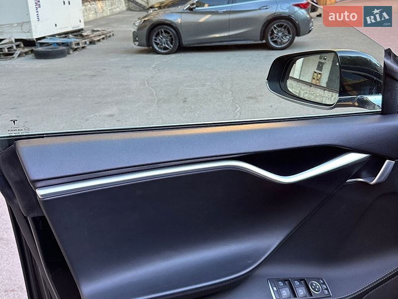 Лифтбек Tesla Model S 2014 в Киеве