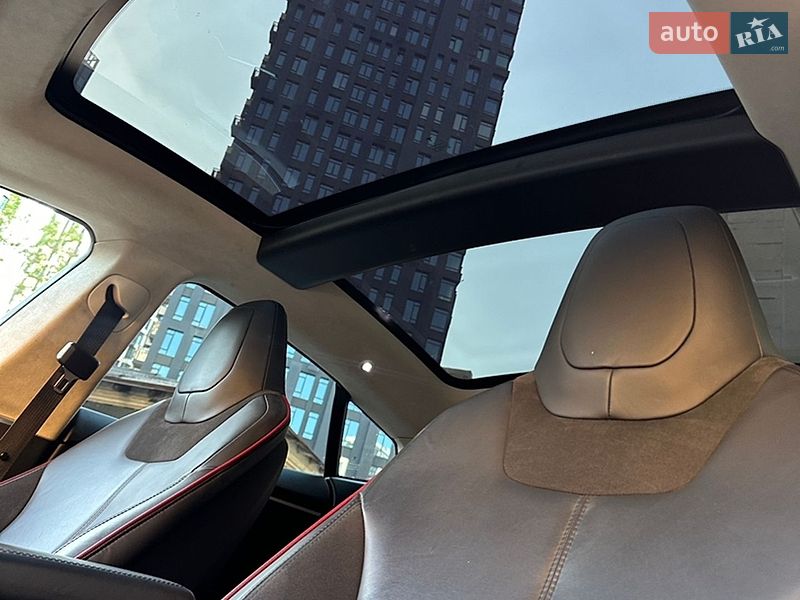 Лифтбек Tesla Model S 2014 в Киеве