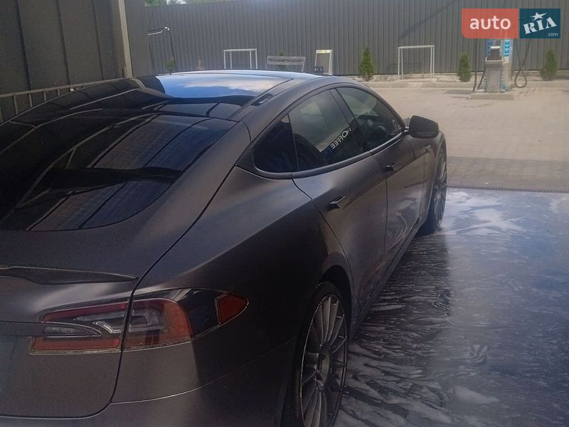 Лифтбек Tesla Model S 2014 в Фастове фото Лифтбек Tesla Model S 2014 в Фастове