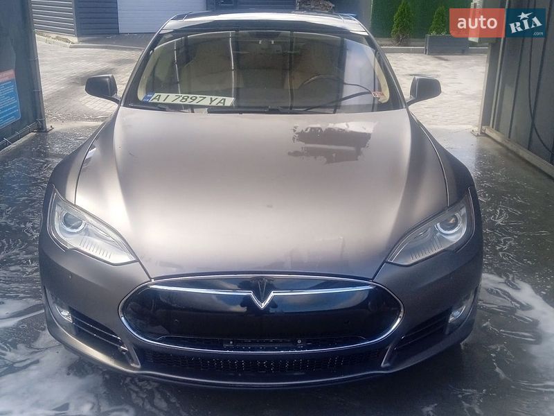 Лифтбек Tesla Model S 2014 в Фастове фото 2 Лифтбек Tesla Model S 2014 в Фастове