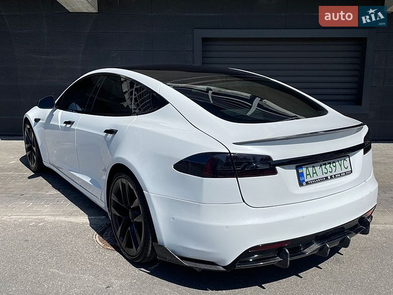 Лифтбек Tesla Model S 2021 в Киеве