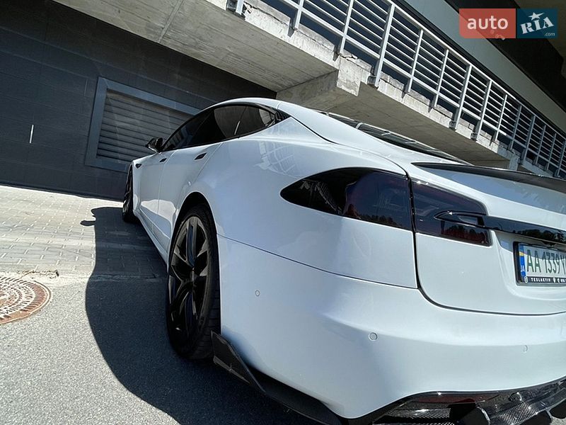 Лифтбек Tesla Model S 2021 в Киеве