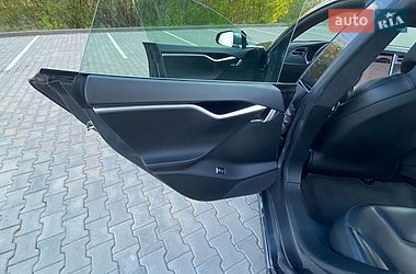 Лифтбек Tesla Model S 2017 в Киеве