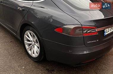 Лифтбек Tesla Model S 2017 в Киеве