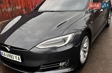 Лифтбек Tesla Model S 2017 в Киеве