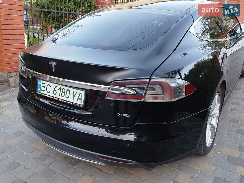 Лифтбек Tesla Model S 2013 в Львове