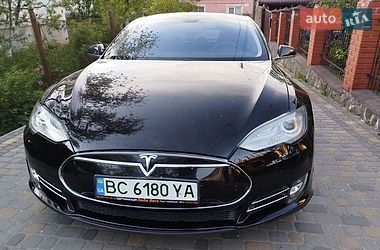 Лифтбек Tesla Model S 2013 в Львове