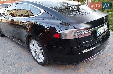 Лифтбек Tesla Model S 2013 в Львове