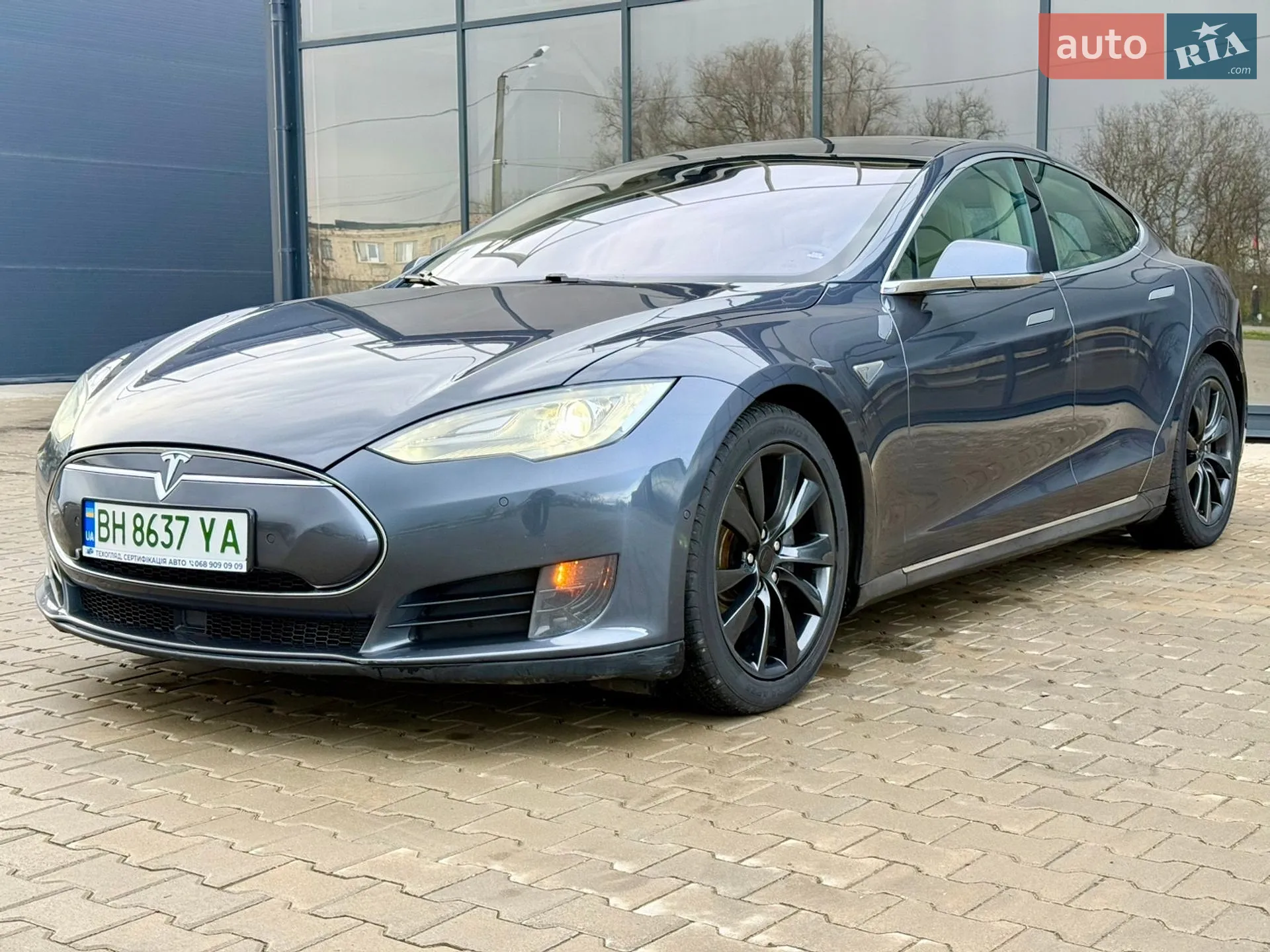 2015 Tesla Model S - мініатюра 4
