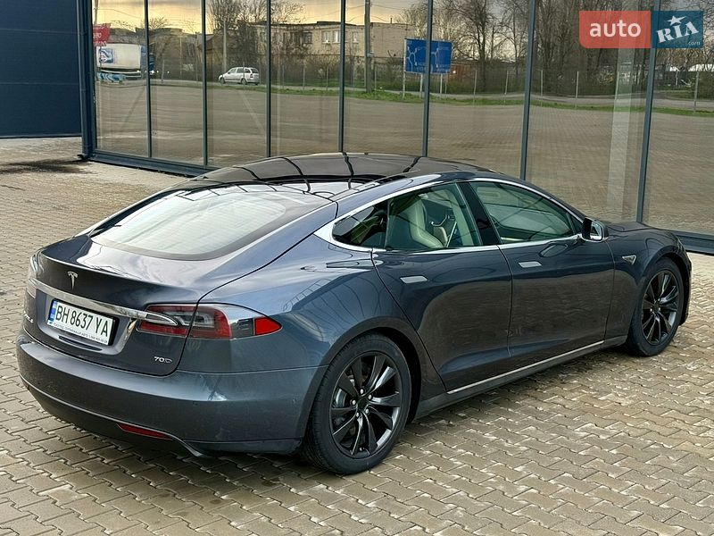 Лифтбек Tesla Model S 2015 в Одессе
