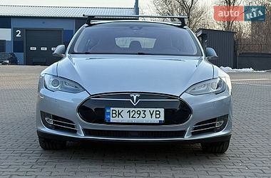 Лифтбек Tesla Model S 2014 в Ровно
