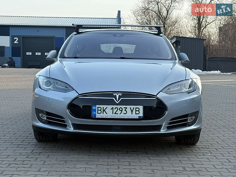 Лифтбек Tesla Model S 2014 в Ровно
