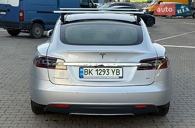 Лифтбек Tesla Model S 2014 в Ровно