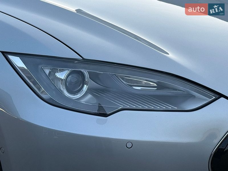 Лифтбек Tesla Model S 2014 в Ровно