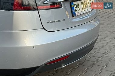 Лифтбек Tesla Model S 2014 в Ровно