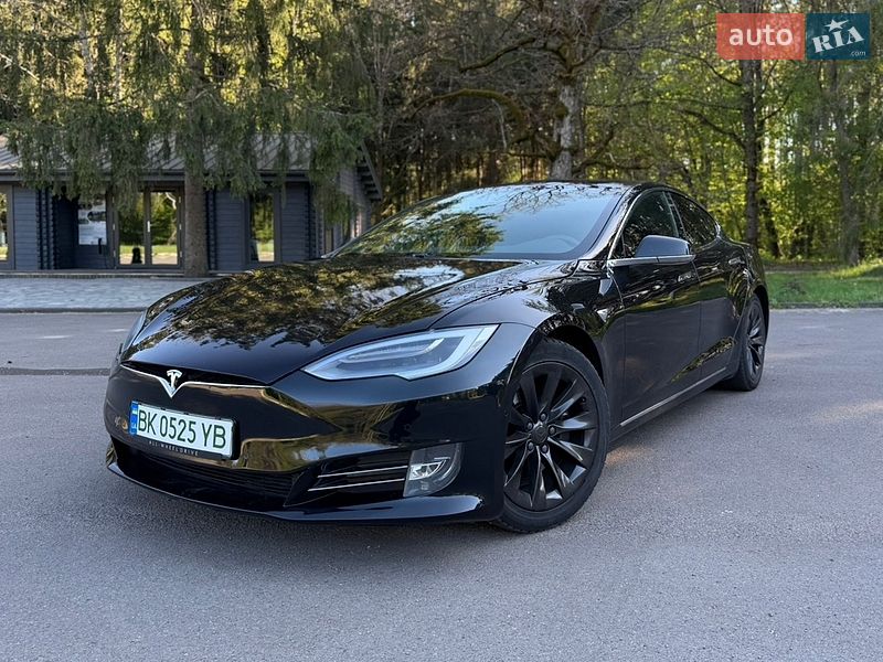 Tesla Model S 2018
