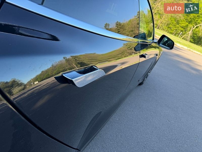 Лифтбек Tesla Model S 2018 в Клевани