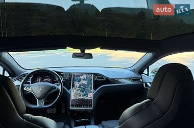 Лифтбек Tesla Model S 2018 в Клевани