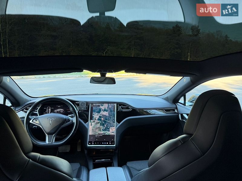 Лифтбек Tesla Model S 2018 в Клевани